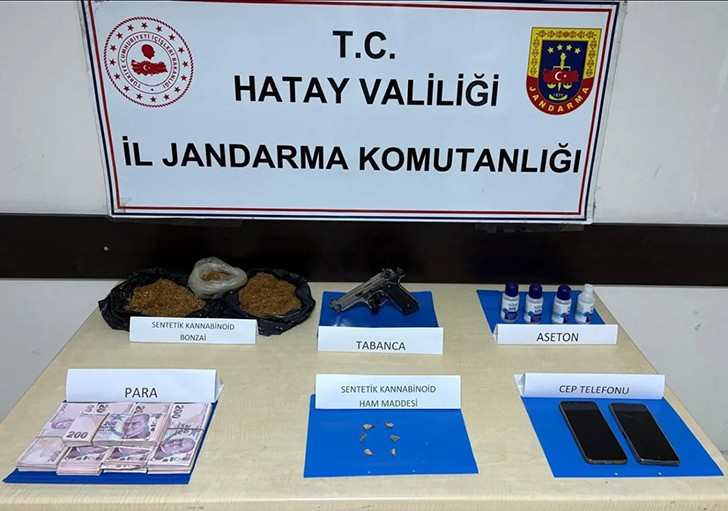 İskenderun Jandarma Kuş Kümesinde Uyuşturucu Ele Geçirdi