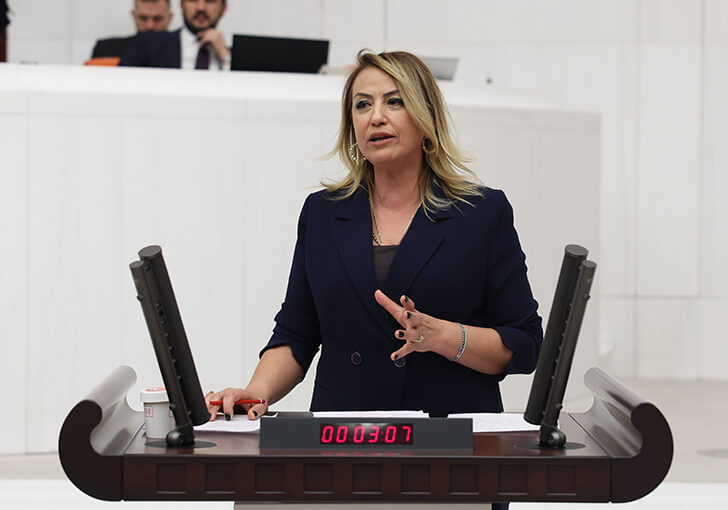 “Kadın Haklarından Taviz, Cumhuriyetten Tavizdir”