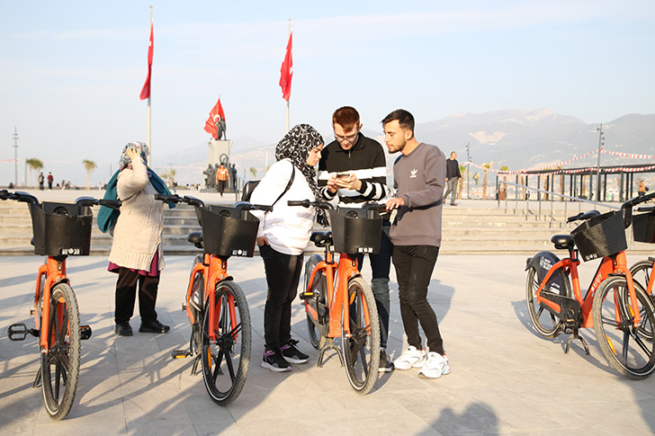 Elektirikli Bisikletler Sahaya İndi