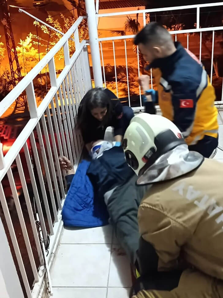 Evinde Düşen Yaşlı Vatandaş Kurtarıldı!