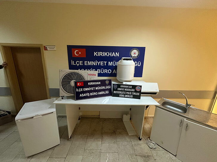 AFAD Malzemelerini Çalarken Yakalandılar!