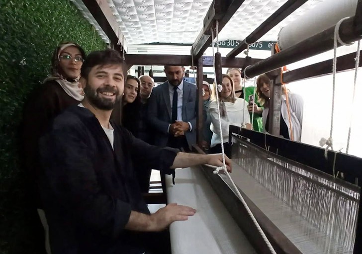 Modacı Fırat Neziroğlu, ‘Doğal Dokumadan Yapılmış Bir Giysi Sağlıklıdır, Uzun Ömürlüdür’