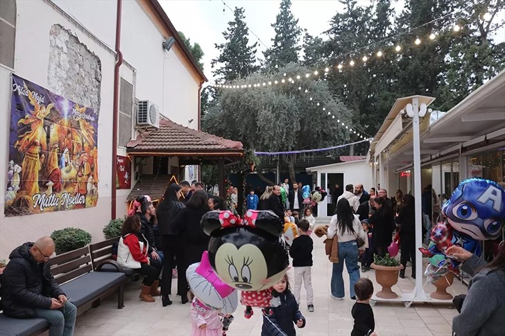 Hatay’da Ortodoks Kilisesi’nde Geleneksel Noel Hediyeleri Dağıtıldı