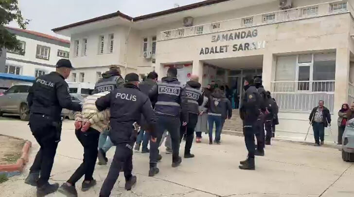 Kardeşini Silahla Vurarak Yaralayan Abla, Akıl Sağlığının Tespiti İçin Hastaneye Sevk Edildi