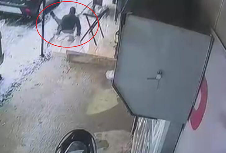 Karda Kaygan Zemin Vatandaşları Yere Serdi!