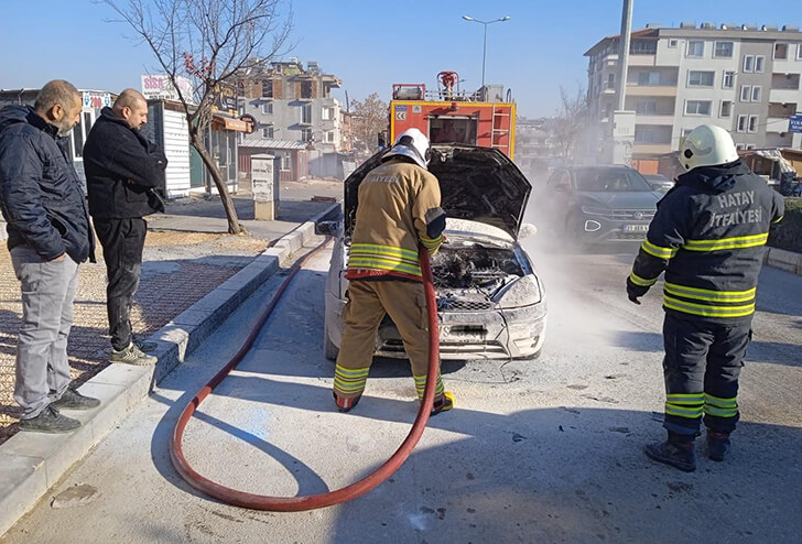 Defne’de araç yangını!