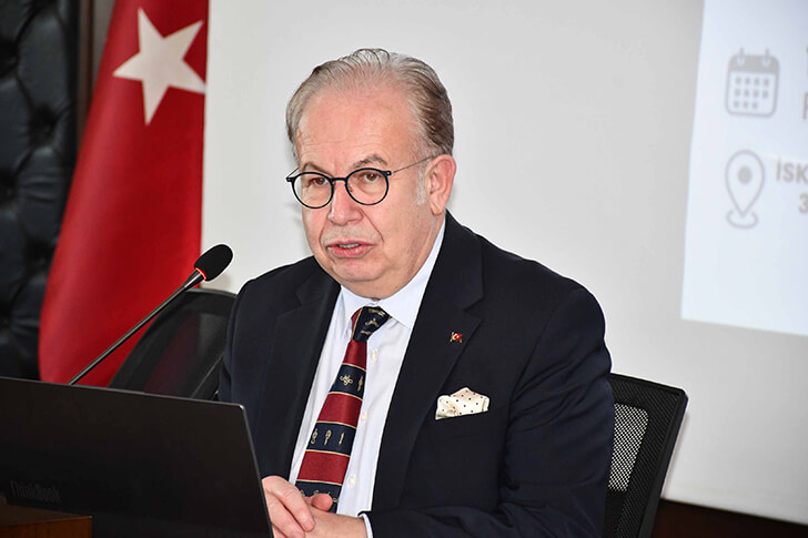 Prof. Dr. Cihat Yaycı İskenderun’da Mavi Vatan’ı Anlattı!