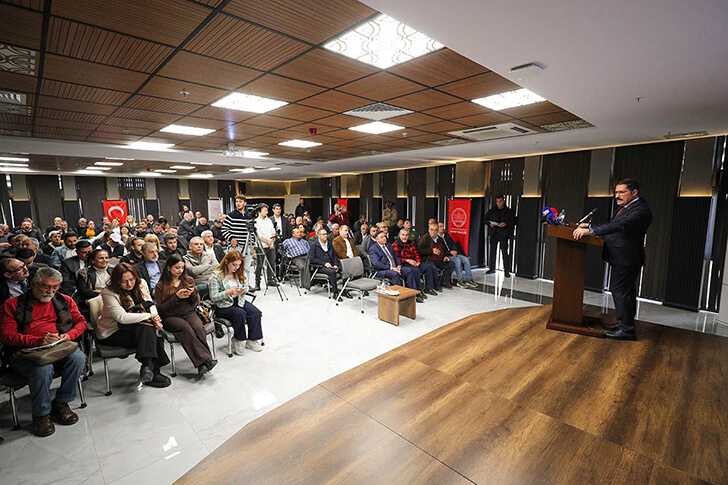 Hatay Valisi Gazetecilerle ‘Bayram’ Kutladı;