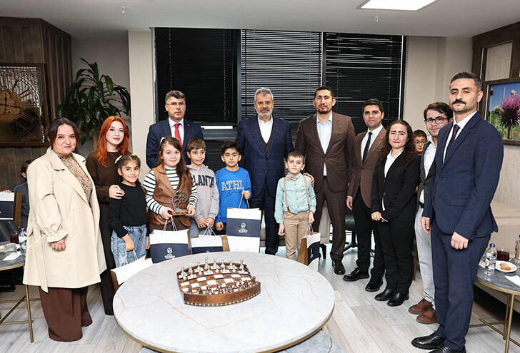 BAŞKAN ÖNTÜRK, ŞAMPİYONLARI AĞIRLADI!