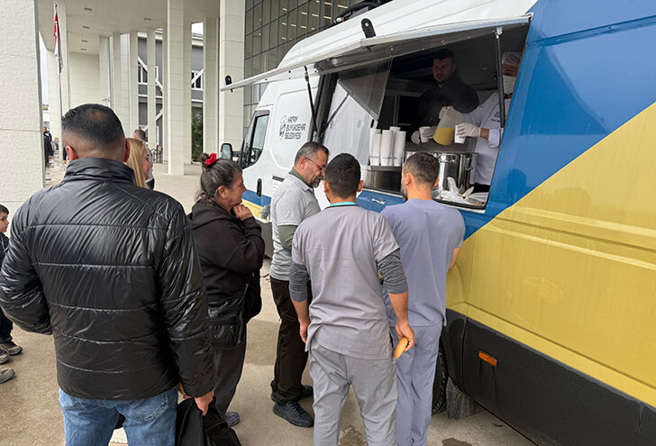 Hatay’da Mobil Mutfak ve Büfeler Vatandaşın Hizmetinde!