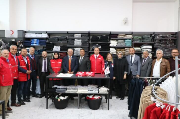 İSTE’de “Kızılay Butik” Açıldı: Kampüste İyilik Ve Dayanışma Büyüyor