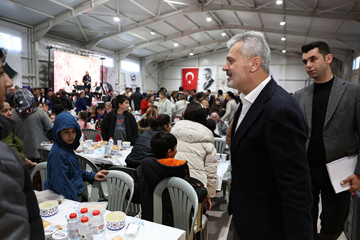 Başkan Öntürk Defne’de İftar Sofrasında!