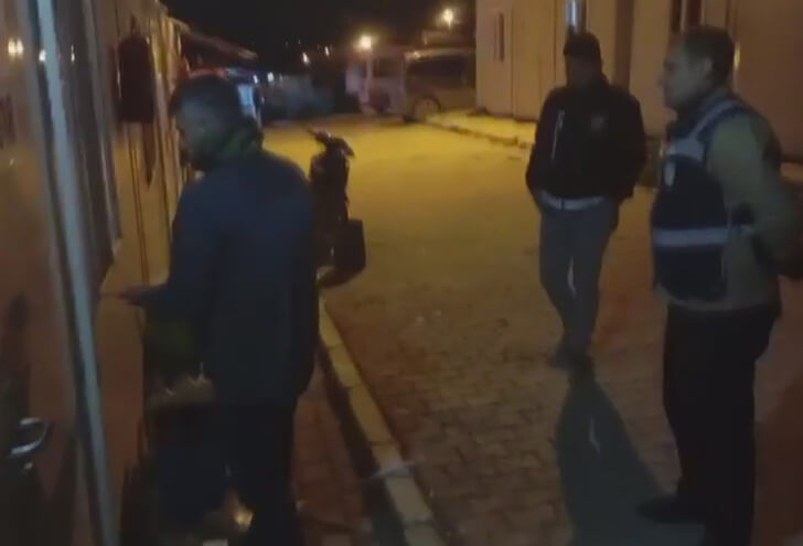 90 Yaşındaki Kadın “Su” Diye Yardım İstedi!