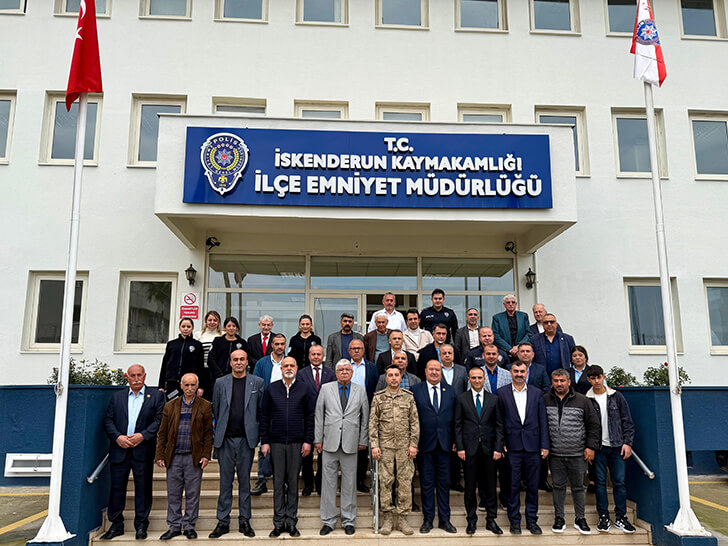 İskenderun’da muhtarlardan emniyet ve jandarmaya destek!
