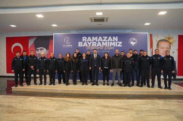 Başkan Sami Üstün’den Bayram Öncesi Personele İkramiye