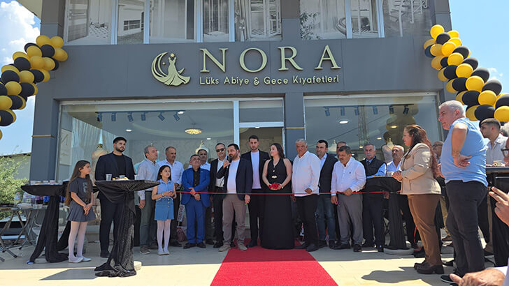 Arsuz’da moda hamlesi: Nora Abiye kapılarını açtı!