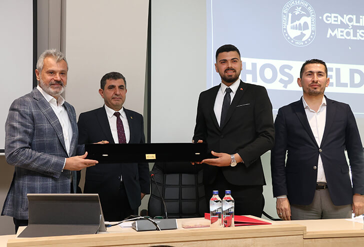 Öntürk: “Hayallerinizi bu kürsüye taşıyacaksınız”