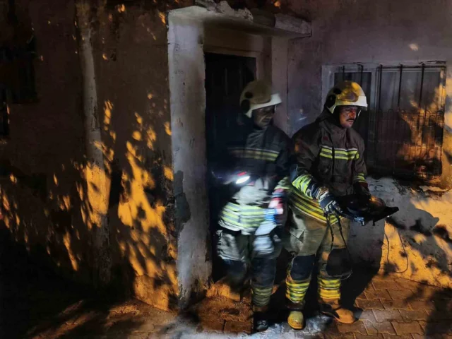 İskenderun’da Müstakil Evde Yangın Çıktı