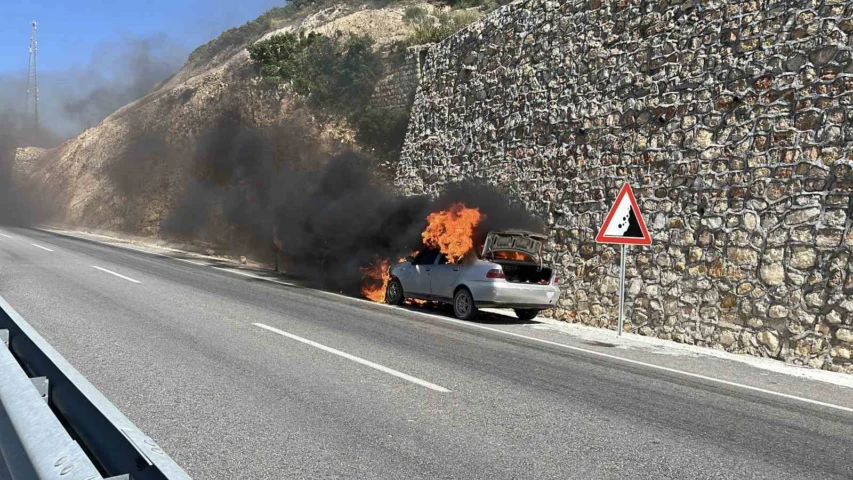 Otomobili alev alev yanan adam, “Cana geleceğine mala gelsin” diyerek kendini teselli etti