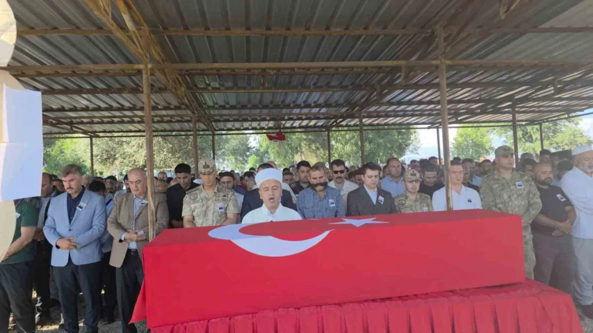 Kalp krizi geçirerek vefat eden uzman çavuş son yolculuğuna uğurlandı