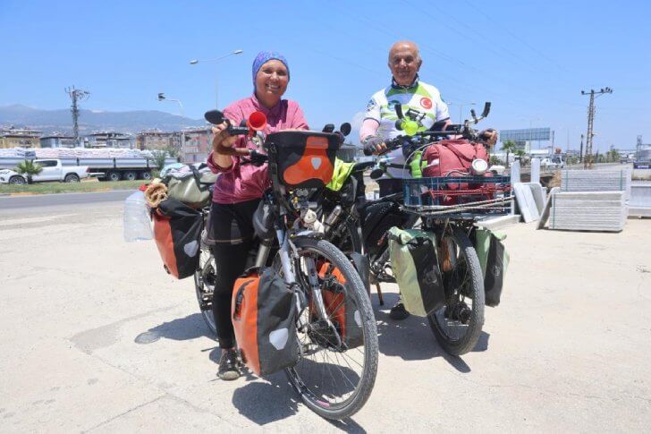 Akdeniz Sahillerini Pedal Çevirerek Gezen Çift 27 Gün Sonra Hatay’a Ulaştı
