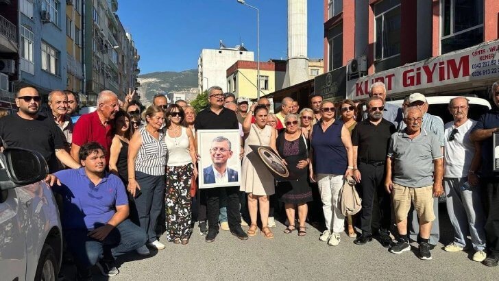 CHP İskenderun’da da Toplu İstifa Etti