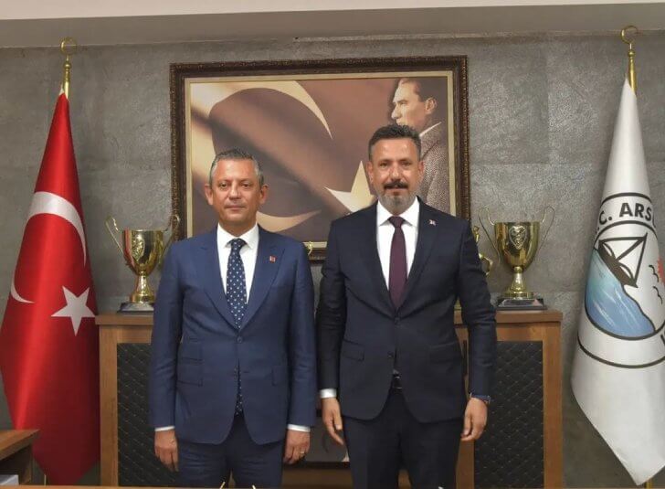 Sami Üstün de Yeni Parti Dedi !