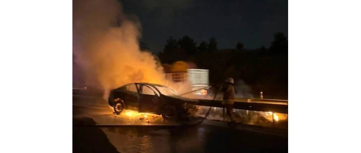 Hatay’da Seyir Halindeki Otomobil Alev Alev Yandı