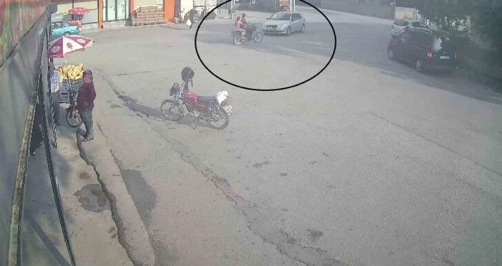 Hatay’da Motosiklet-Otomobil Çarpıştı: 2 Yaralı