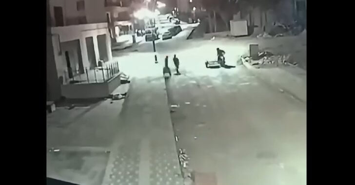 Hırsızlık Ve Gasp Şüphelileri Yakalandı, 2’si Tutuklandı