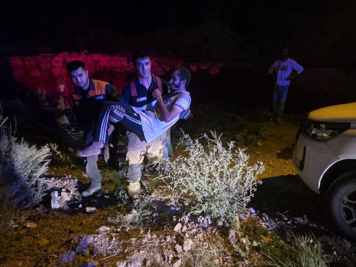 İtfaiye Ekipleri Mahsur Kalan Vatandaşın İmdadına Yetişti