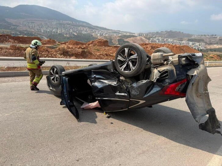 Hatay’da Otomobil Minibüsle Çarpıştı: 4 Yaralı